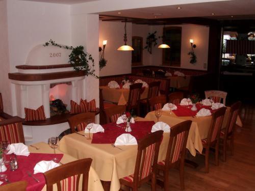 Hotel Landgasthof Zum Schildhauer Halfing ภายนอก รูปภาพ