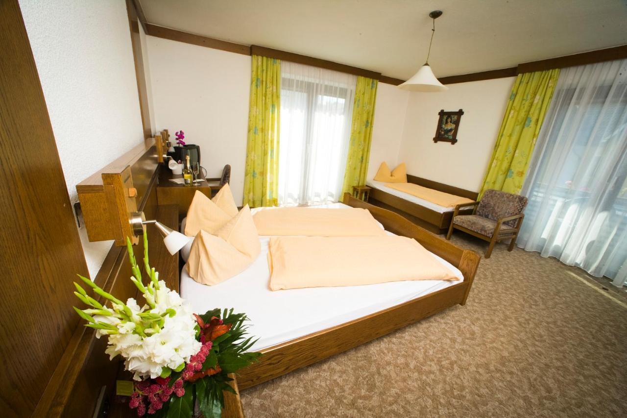 Hotel Landgasthof Zum Schildhauer Halfing ภายนอก รูปภาพ