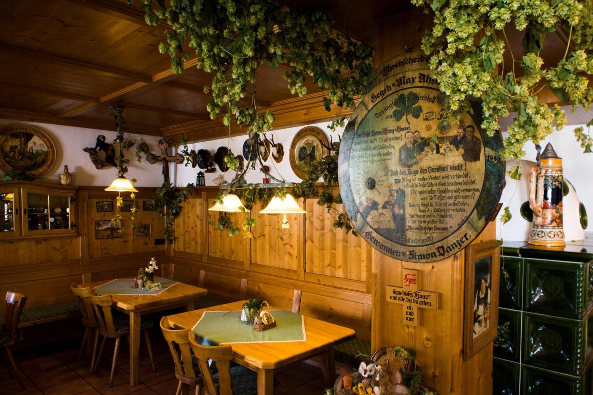Hotel Landgasthof Zum Schildhauer Halfing ภายนอก รูปภาพ