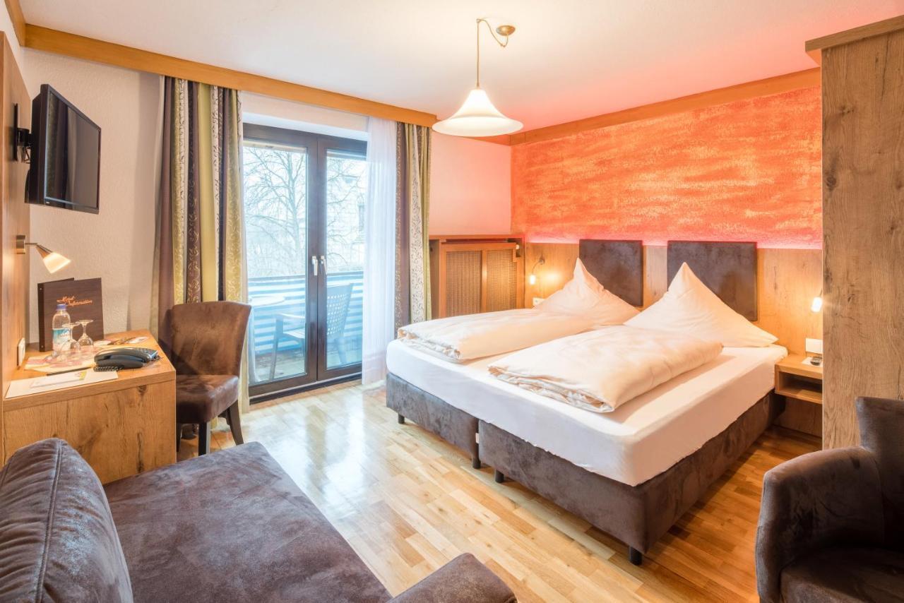 Hotel Landgasthof Zum Schildhauer Halfing ภายนอก รูปภาพ