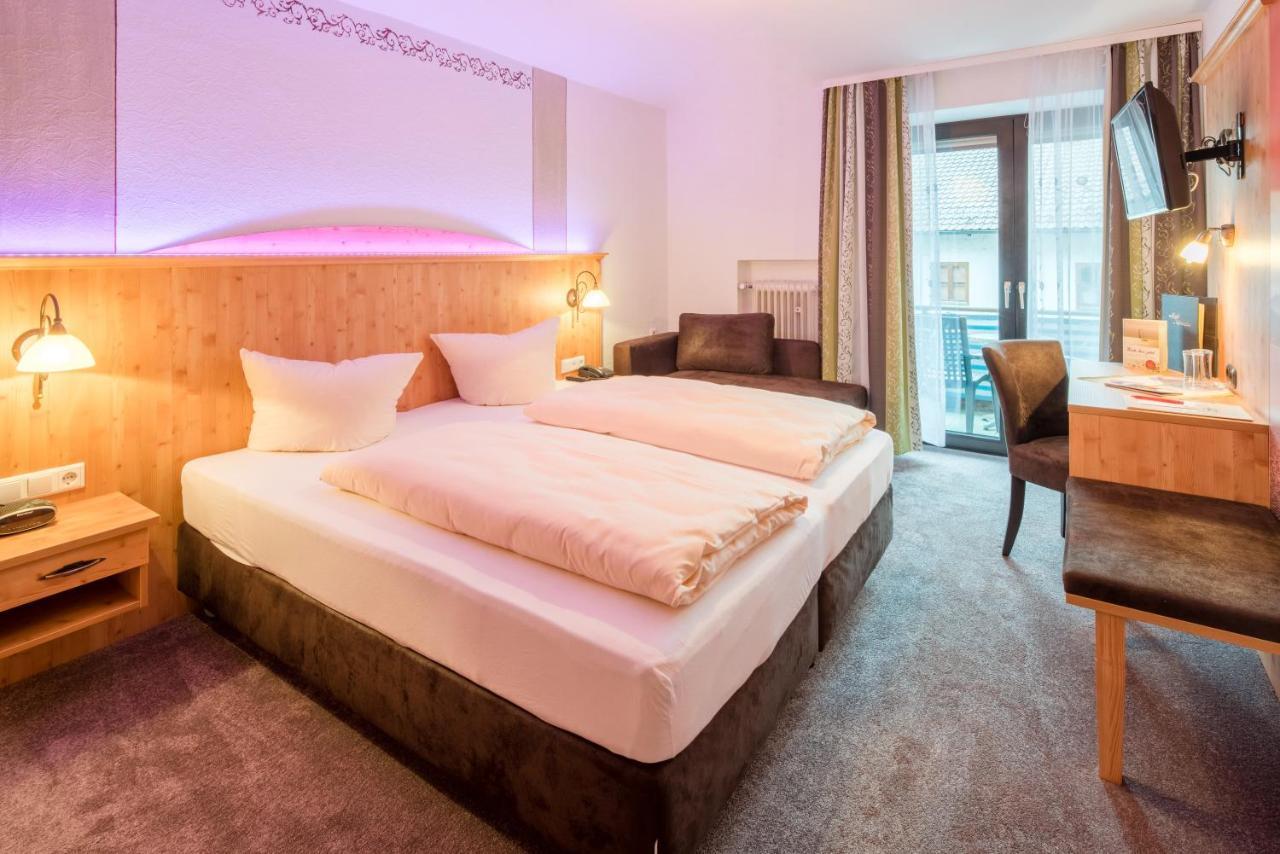Hotel Landgasthof Zum Schildhauer Halfing ภายนอก รูปภาพ