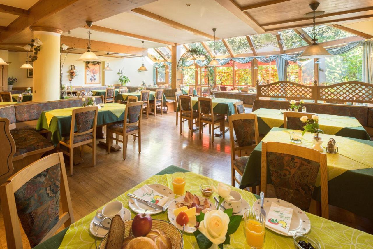 Hotel Landgasthof Zum Schildhauer Halfing ภายนอก รูปภาพ